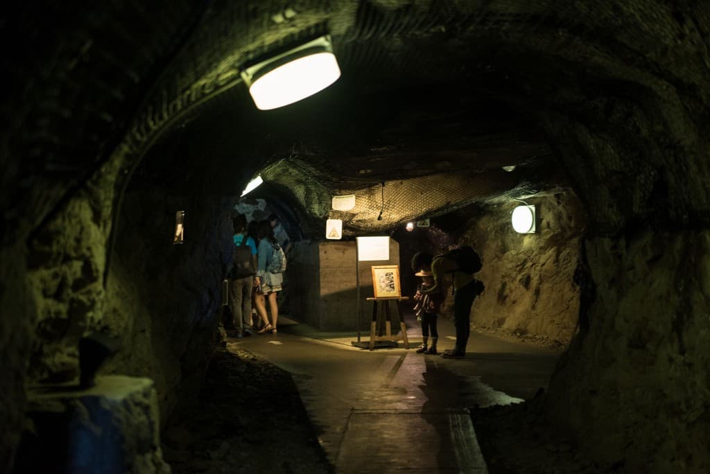 Enoshima Iwaya Cave: Take in some local history