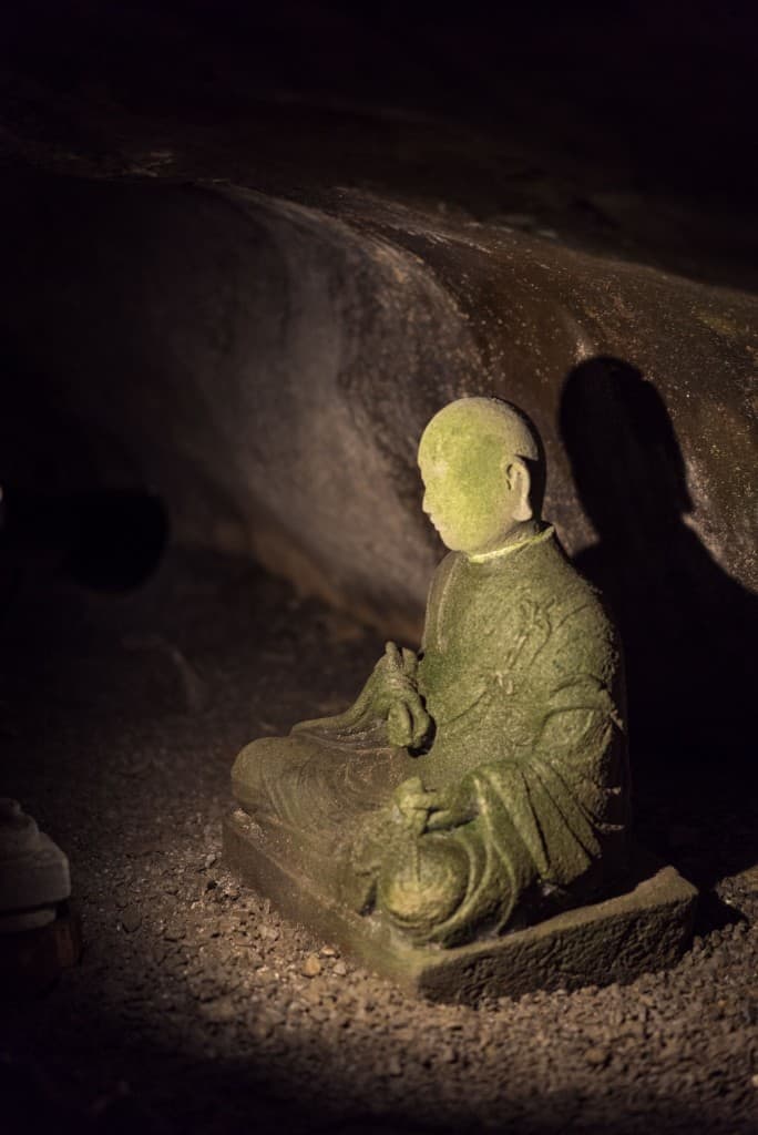 Enoshima Iwaya Cave: Take in some local history