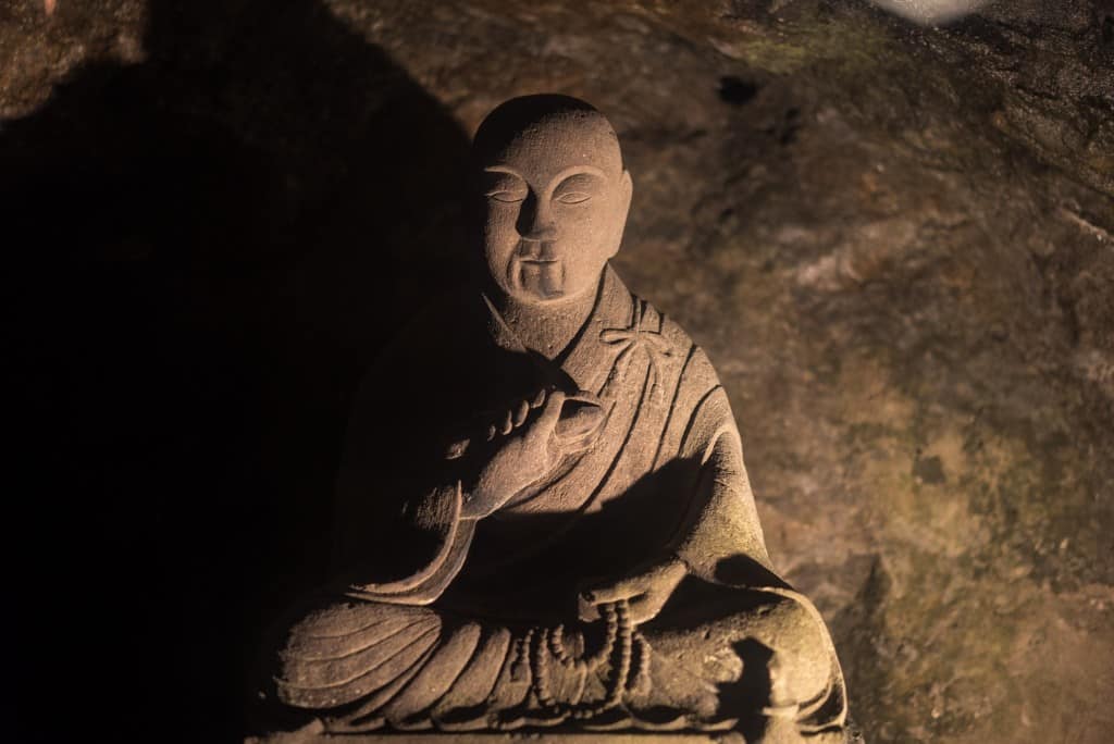 Enoshima Iwaya Cave: Take in some local history