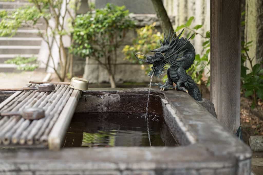 Peaceful temple in Kamakura: Ryukoji