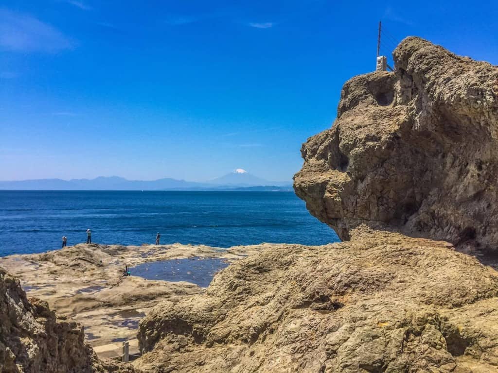 Enoshima Chigogafuchi: Enjoy the beautiful coast