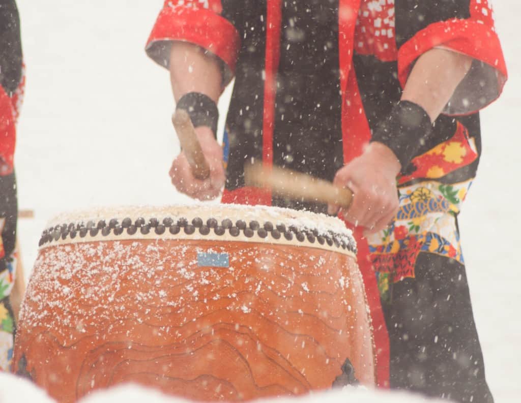 Wadaiko performance in snow