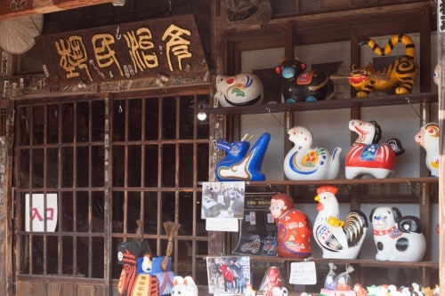 The Takashiba Dekoyashiki Workshop is the oldest workshop in the area, and boasts a 300-year history. 