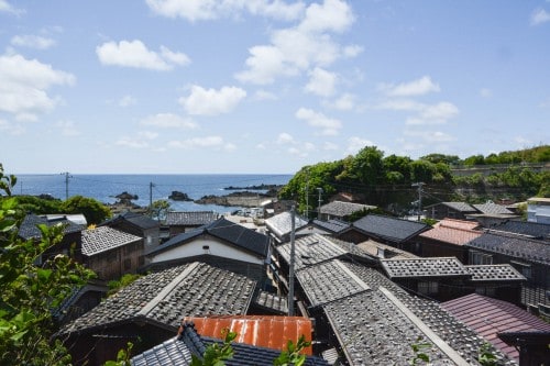 Shukunegi has been declared as a National Important Preservation Area for Traditional Buildings and Architecture on Sado island, Niigata, Japan.