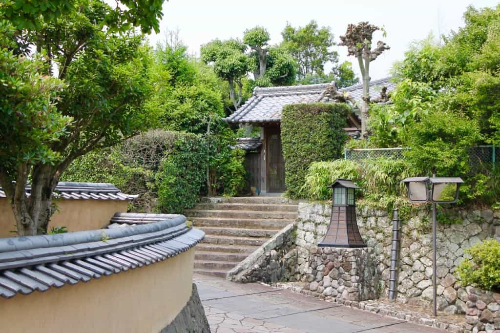 Alleyway at Minami-Dai Samurai District. Kitsuki is a castle town in the Oita Prefecture, Kyushu. 