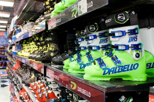 Victoria Main Store – Eight Floors of Ski and Snowboard Equipment in Central Tokyo