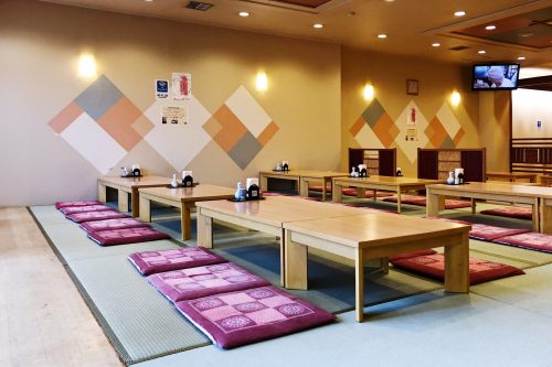 Riraku ryokan located in Toon city, Ehime Prefecture, offers us a nice stay. 