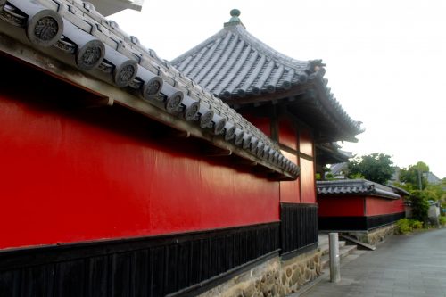 Nakatsu Walking Tour Gogan-ji Temple Nakatsu Red Wall