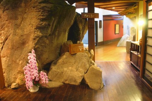 Discover Amagase Onsen in Hita: Stay in a Ryokan in Oita Prefecture, Kyushu, Japan.