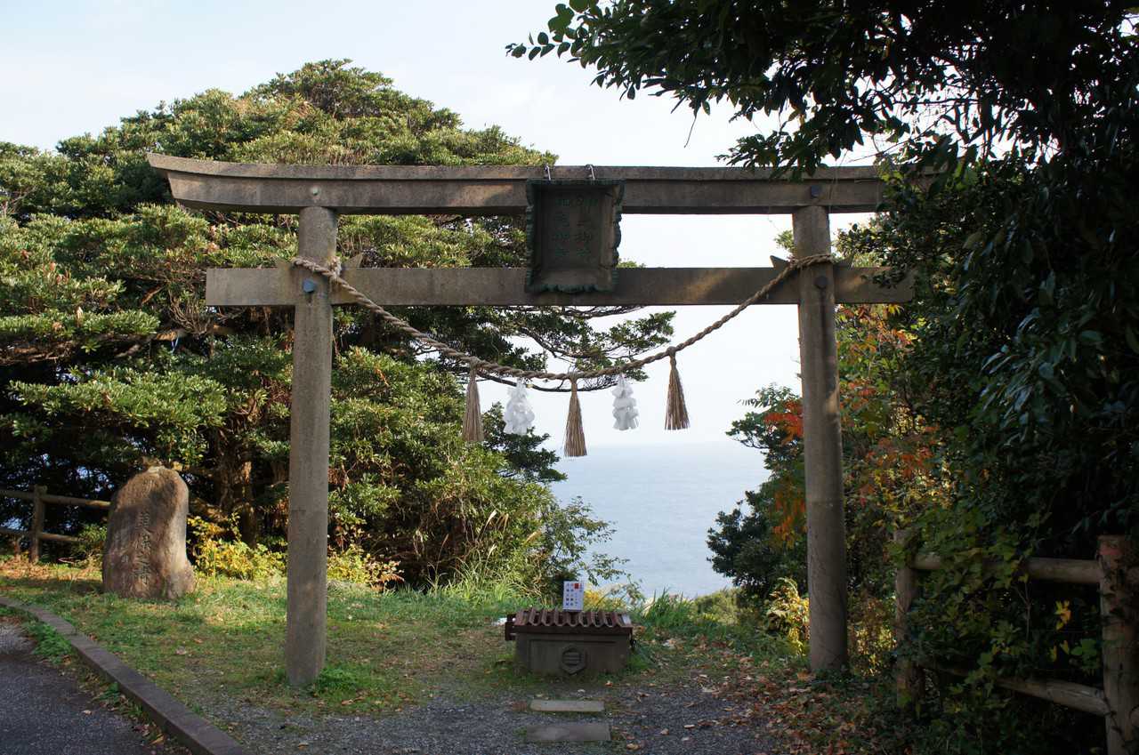 Torii facing the Sea of Japan