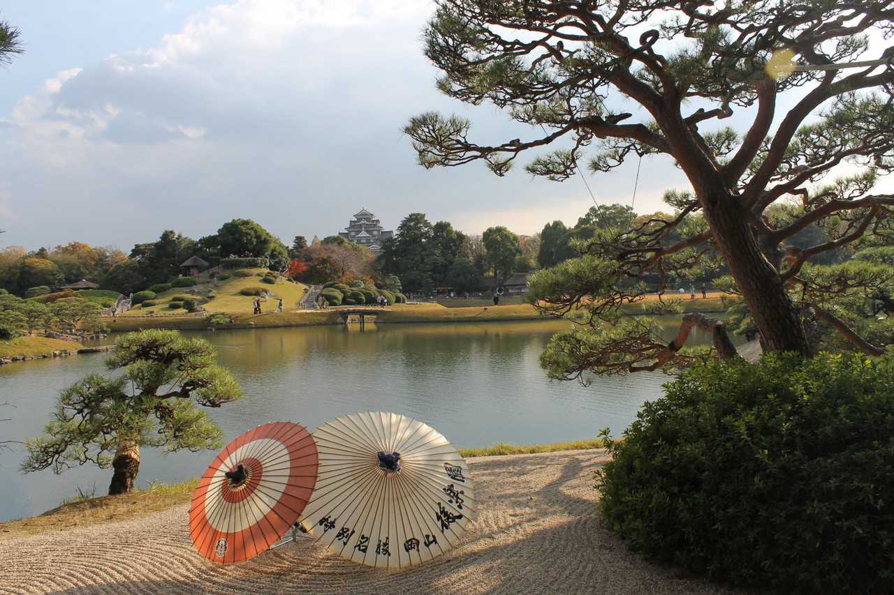 Korakuen Garden and Okayama Castle Fall Foliage