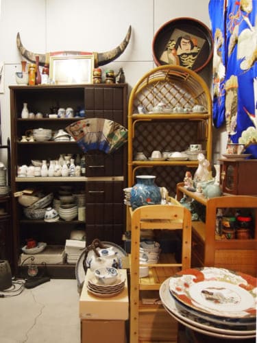 Room to stock the tableware