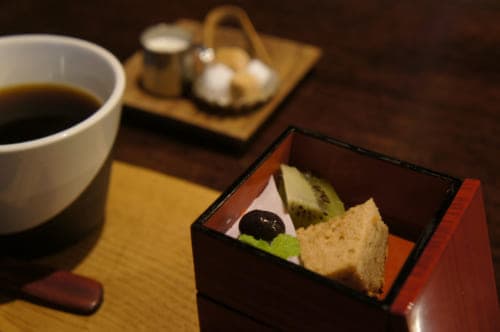 A dessert at Café Kotodama: gourmet coffee