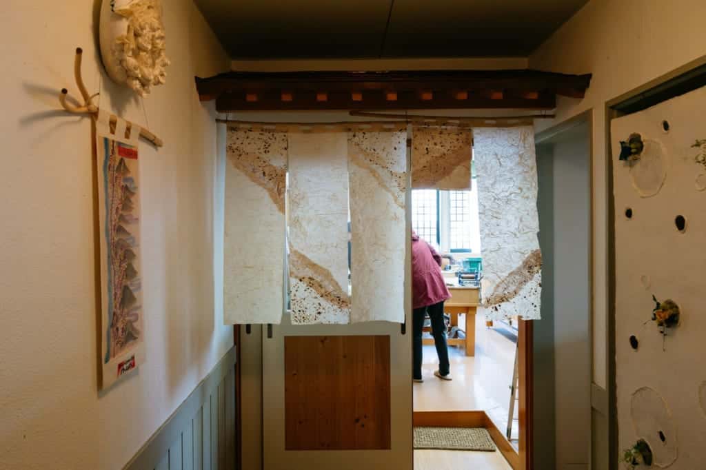 Uchiyama Washi paper making experience in Iiyama city