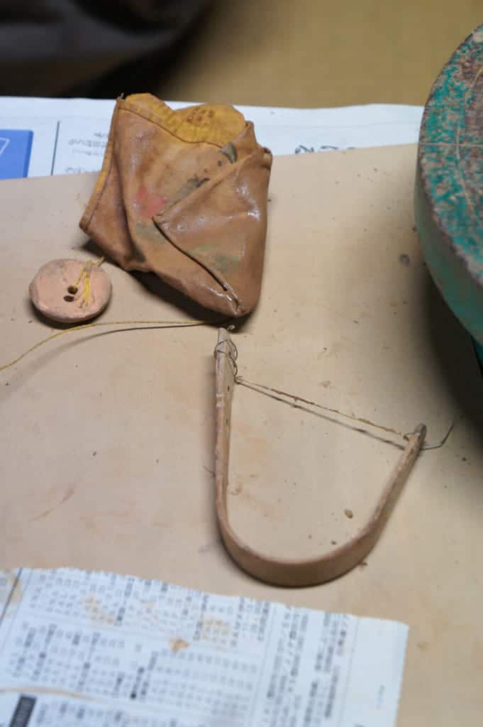 The simple tools used during the class at Shodai yaki Issakigama