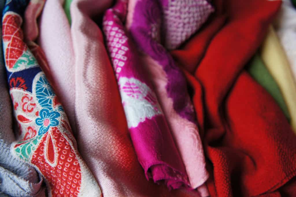 A choice of colorful obi-age