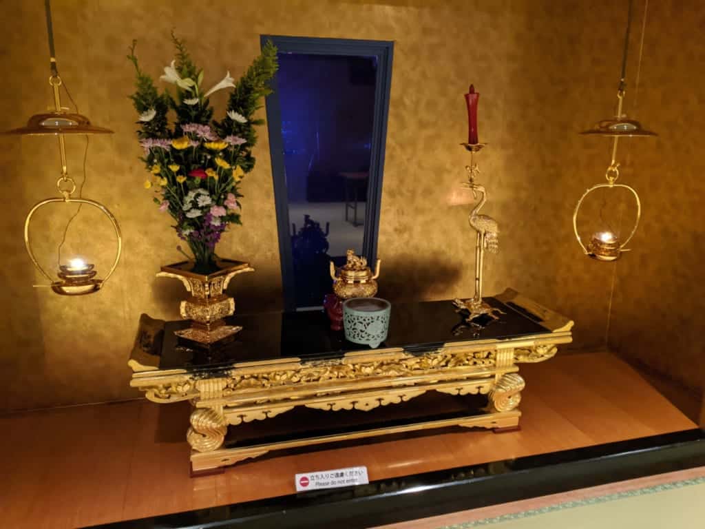 A Prayer Shrine in Ushiki Daibtusu