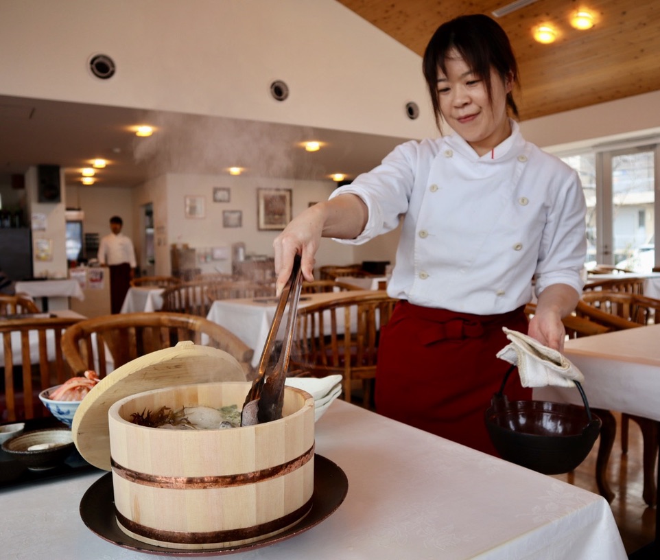 Serving nabe in Oga