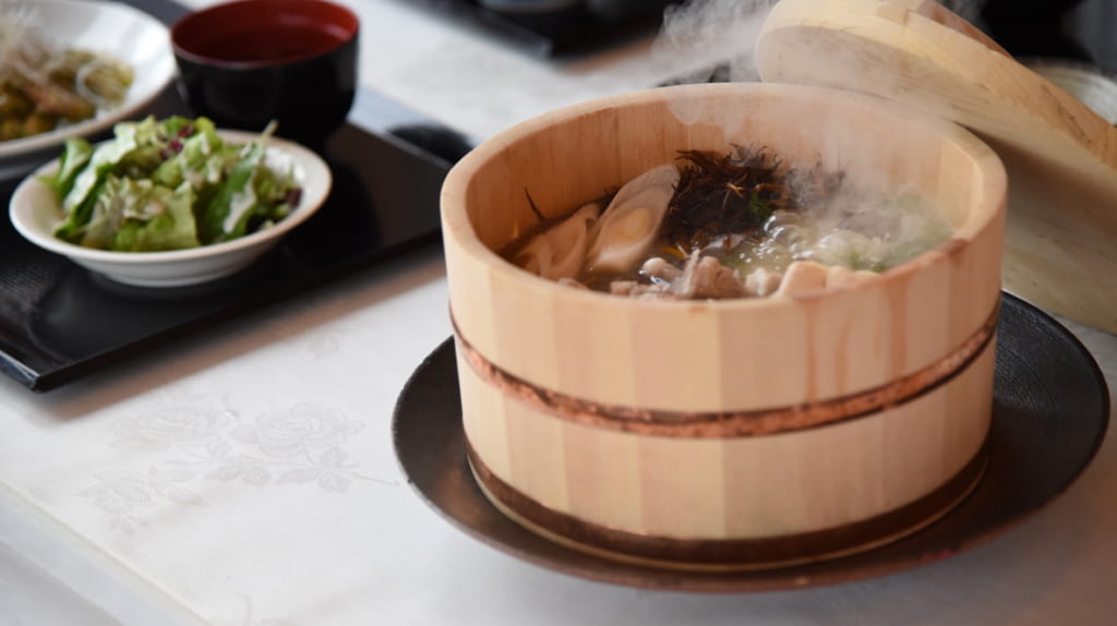Steaming seafood nabe hot pot
