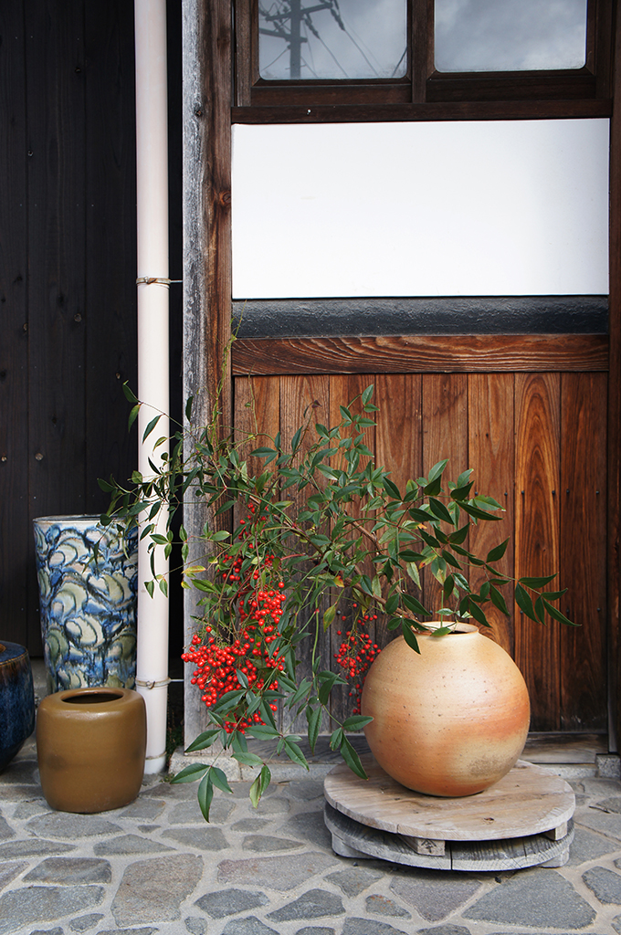 Beautiful Shigaraki pottery vase outside a cafe