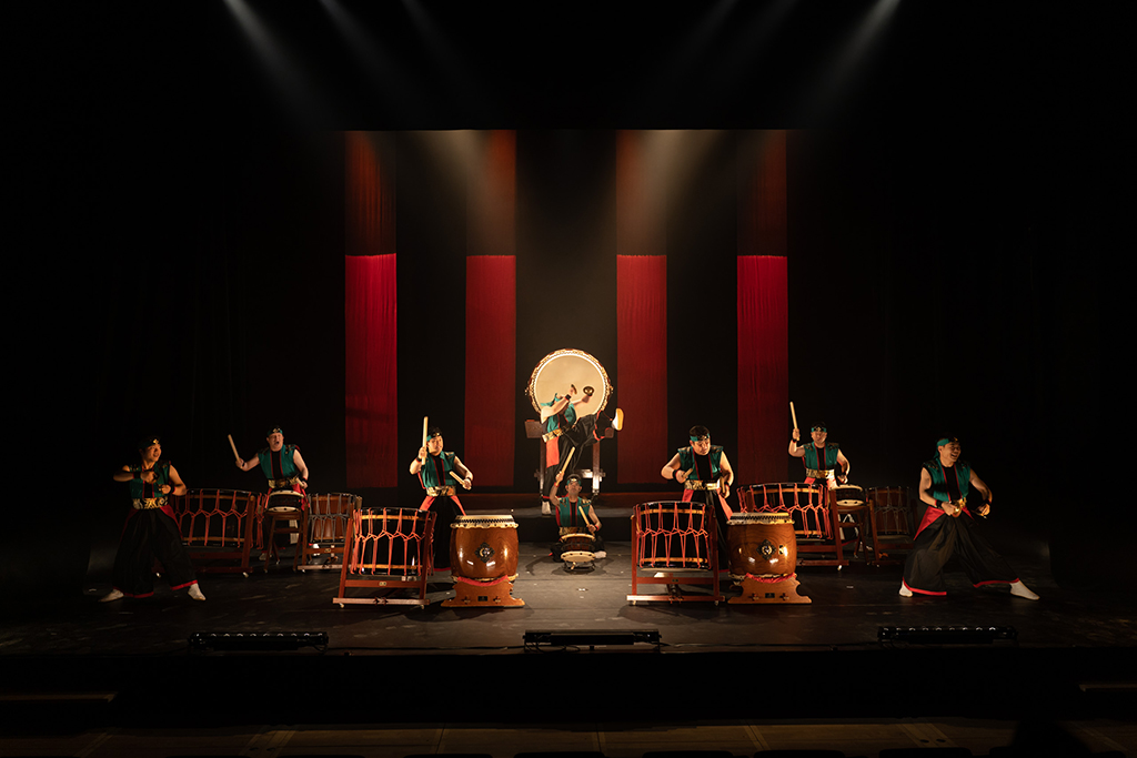 Performance at Art Brut Creation event