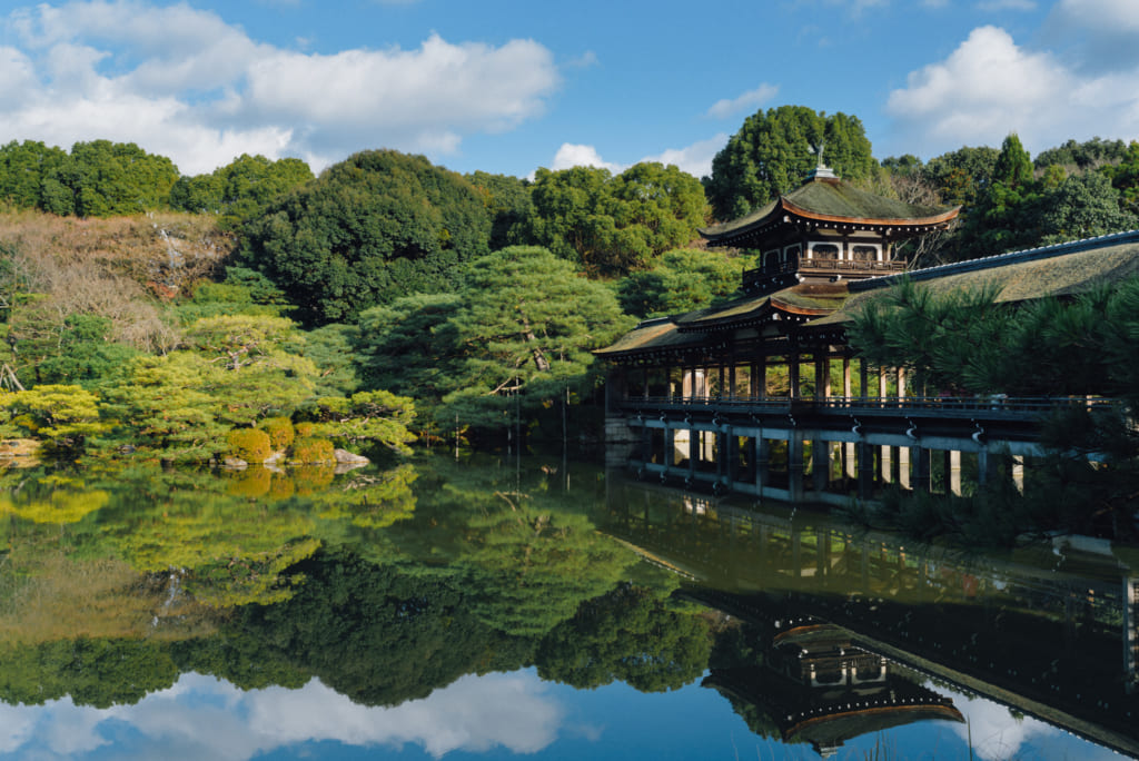 3 reasons to read The Pillow Book by Sei Shonagon