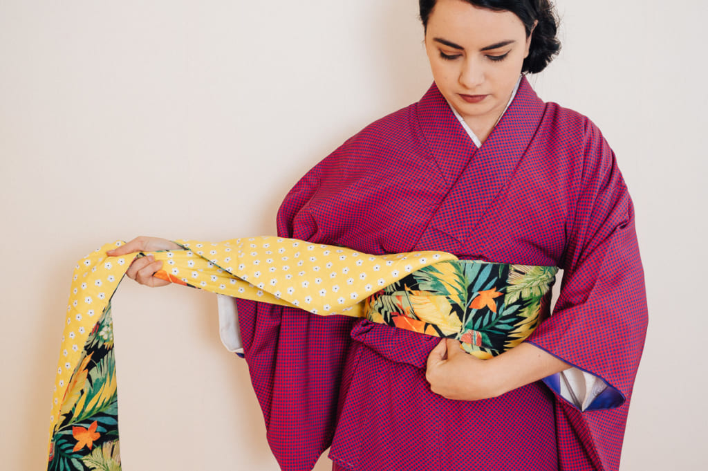 How to Tie an Obi: Hanhaba Bunko Style