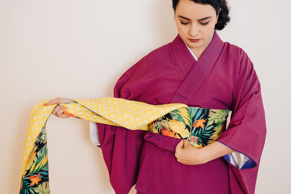 How to Tie an Obi: Hanhaba Bunko Style