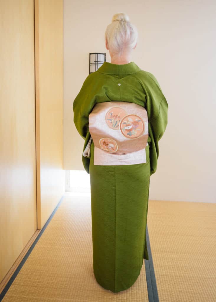 Back view of Nagoya obi with the taiko bow