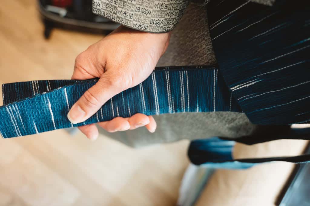 tying a men's obi