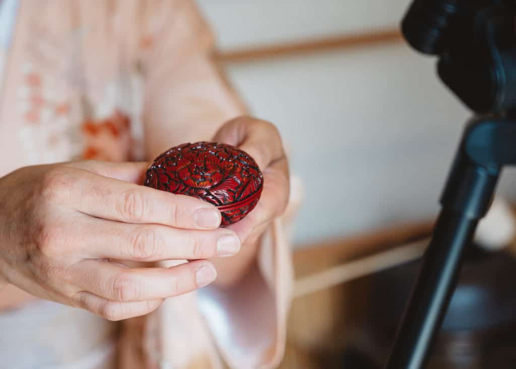 haiken with Murakami kibori tsuishu incense holder