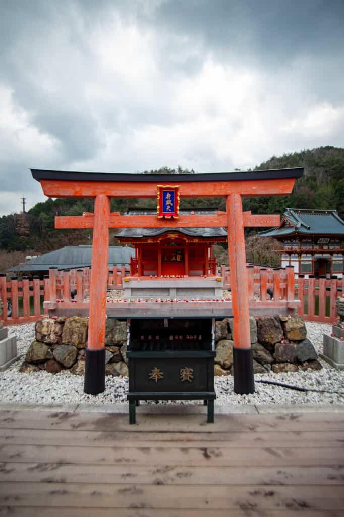 benzaiten shrine in Katsuo ji temple