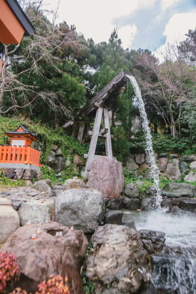 water falling in the lake