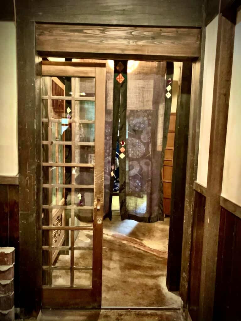 Sennomori Kawasemi Japanese entrance