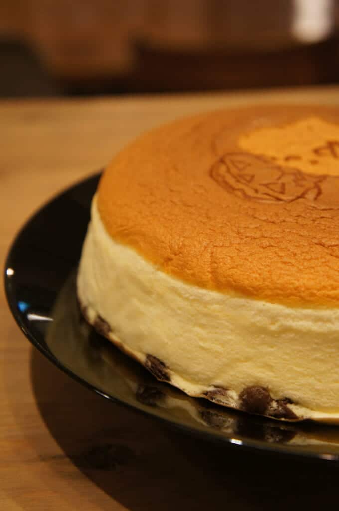 Detailed cheesecake, a Japanese cake
