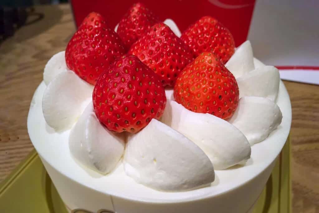 Detailed short cake, a really well-known japanese cake