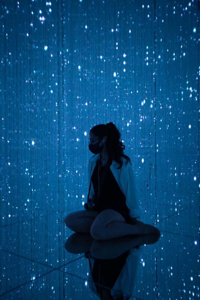 light crystals in teamLab Planets