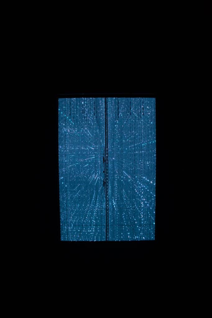 entrance to an universe of crystals of light