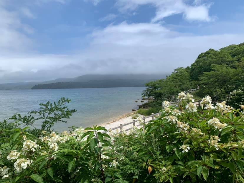 Discovery path on the shores of Lake Akan