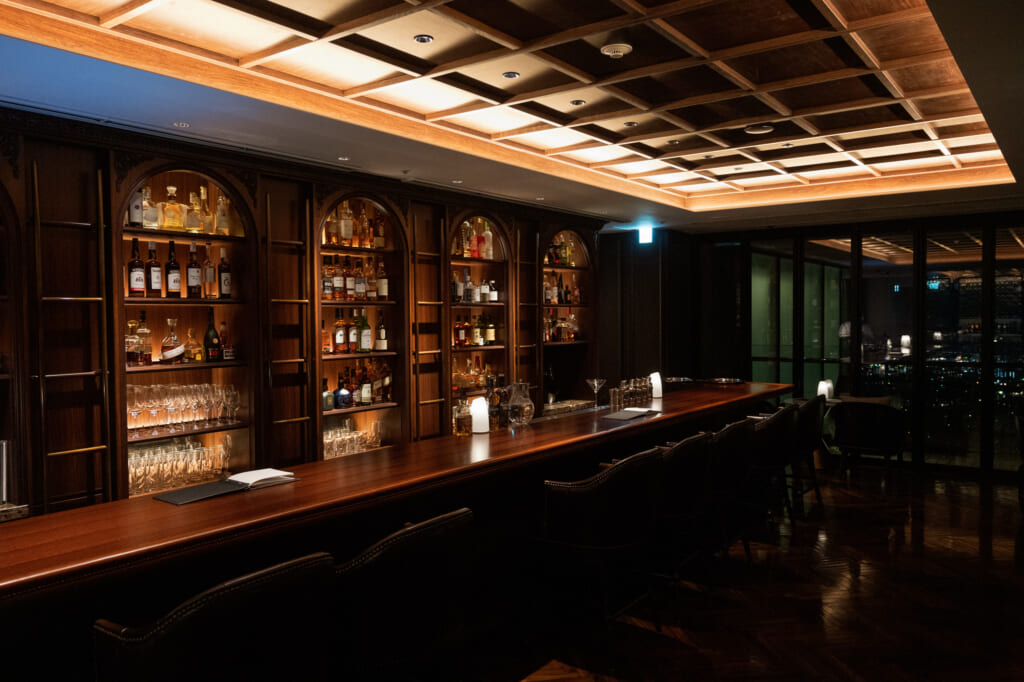 beppu bar in luxury hotel