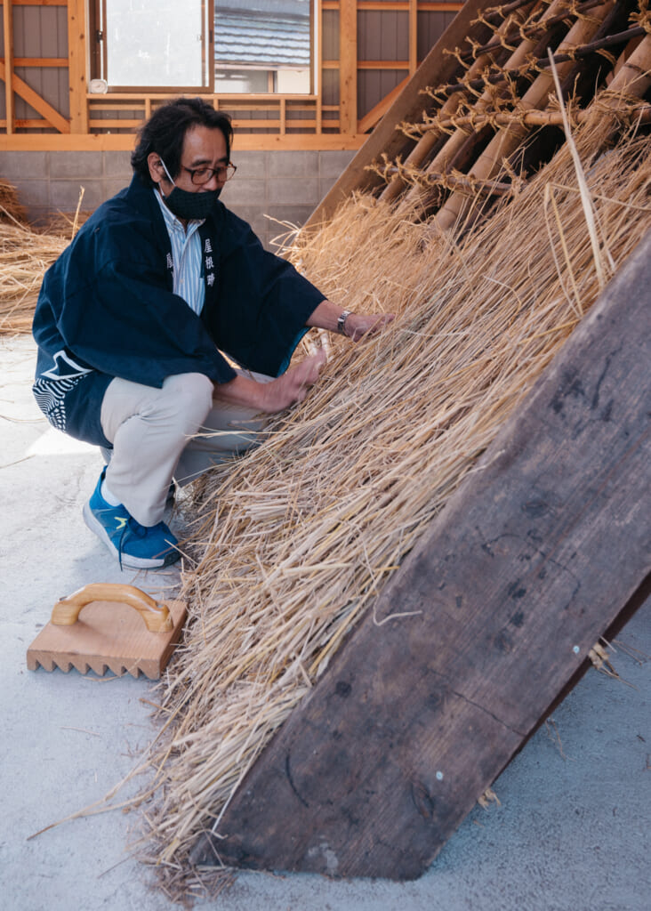 building japanese thatched roof in kayabuki no sato