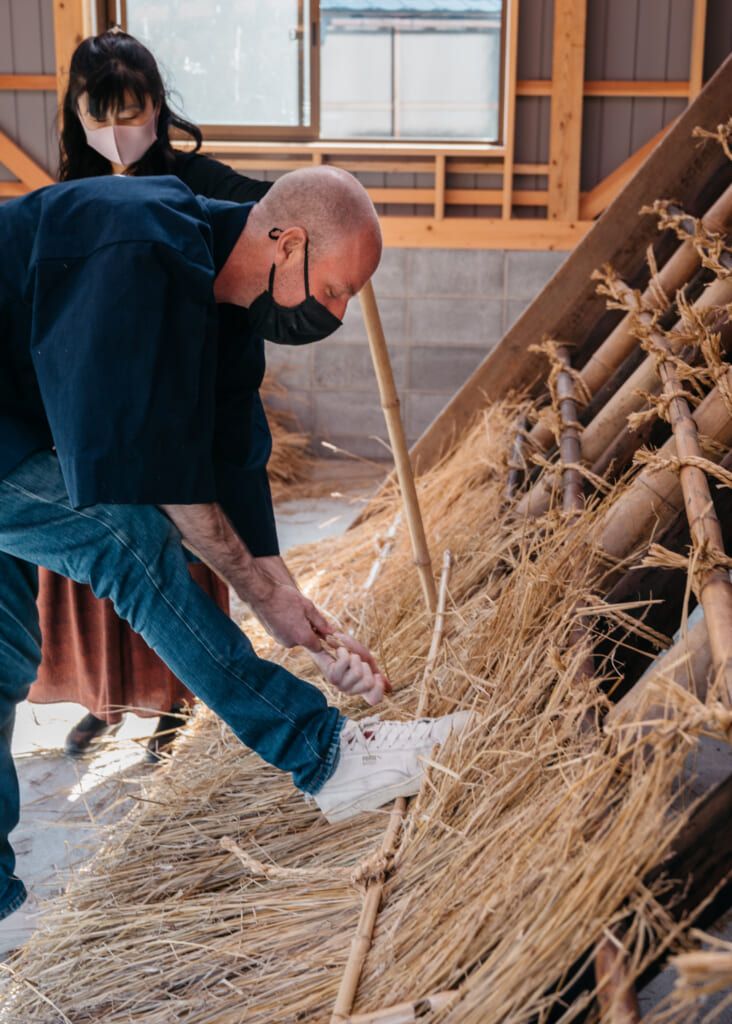 thatched roof house building experience in kayabuki no sato near kyoto