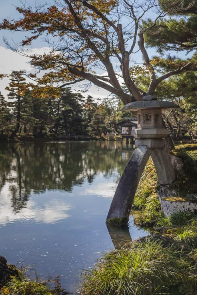 stone lamp in kenrokuen