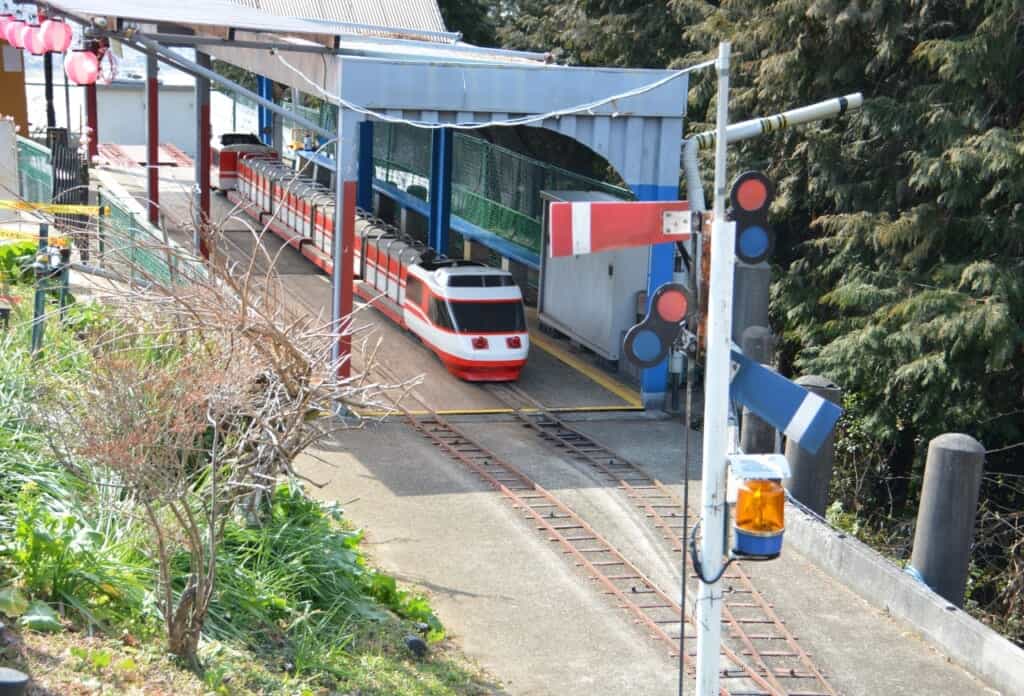 Japanese Kids train in Matsuda