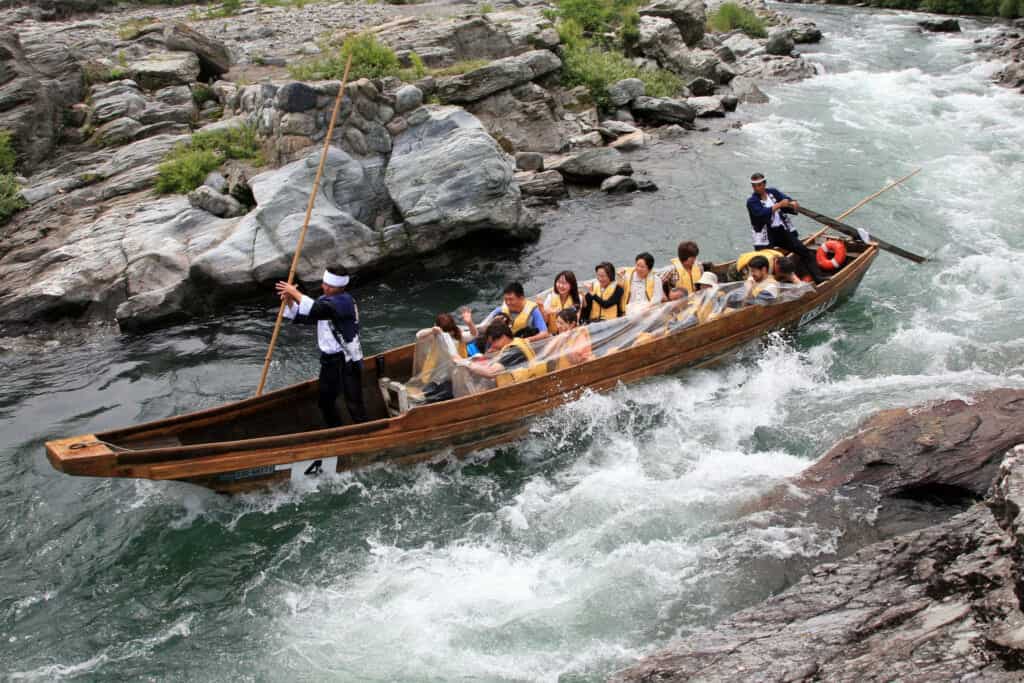Boat descending the Nagatoro river in Saitama