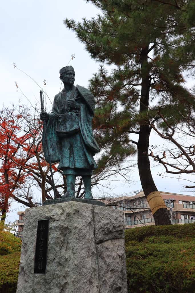 Bronze statue representing the haku poet Matsuo Basho