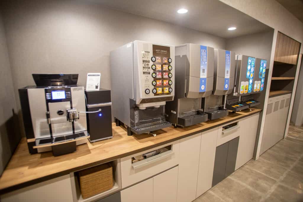 self serving coffee machines at Japanese manga cafe in Japan