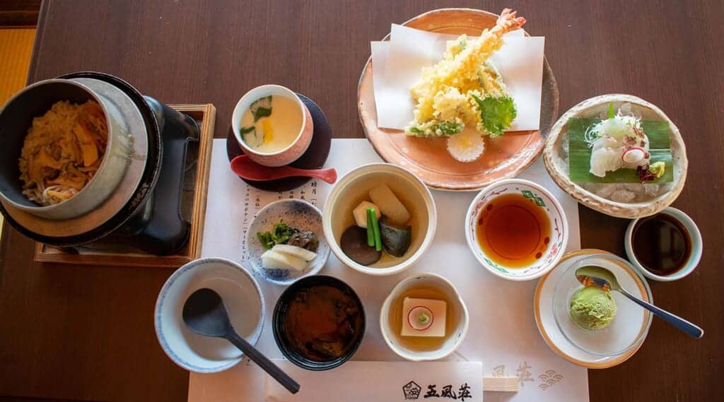 Complete lunch in a traditional Japanese restaurant