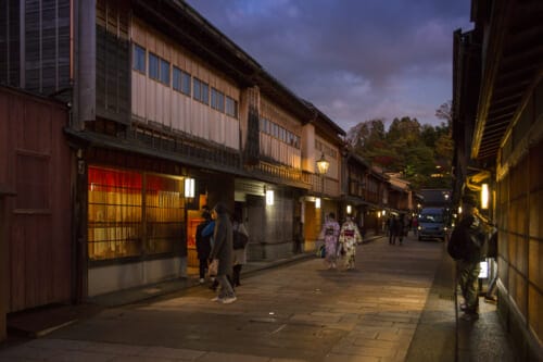 Discover Kanazawa, a Samurai Town near the Japanese Alps