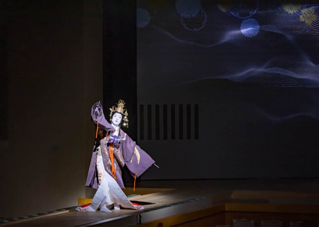 Kabuki dancer on stage